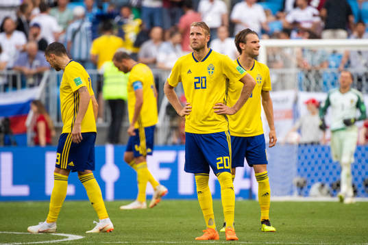 Sveriges Marcus Berg, Ola Toivonen och Albin Ekdal deppar