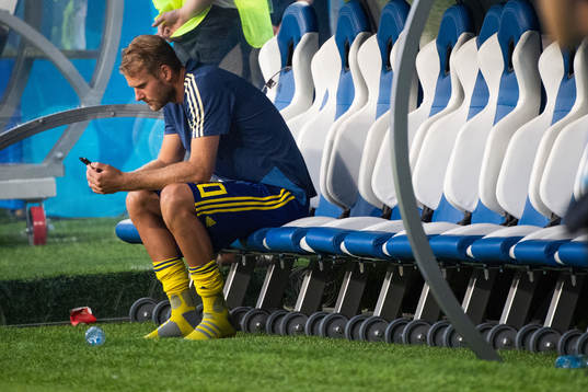 Ola Toivonen looks dejected
