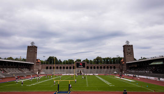 Vy över Stockholms Stadion innan SM-finalen i amerikansk
