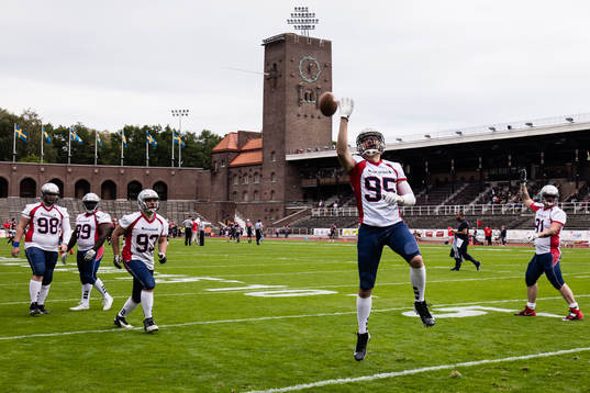 Stockholm Mean Machines värmer upp innan SM-finalen i