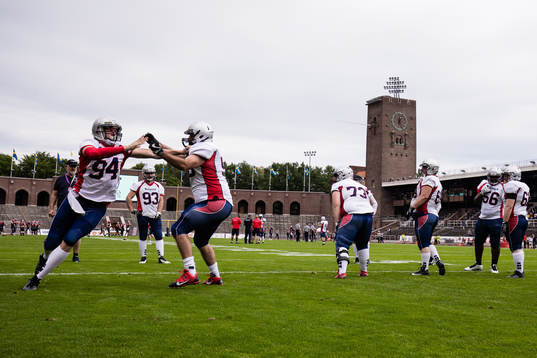 Stockholm Mean Machines värmer upp innan SM-finalen i