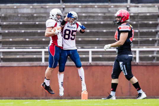 Stockholm Mean Machines Matthew Retzlaff jublar med Damien