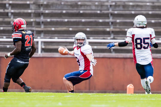 Stockholm Mean Machines Matthew Retzlaff jublar med Damien