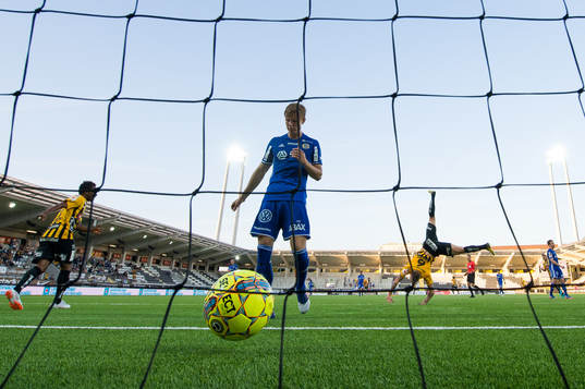 Häckens Alexander Faltsetas jublar