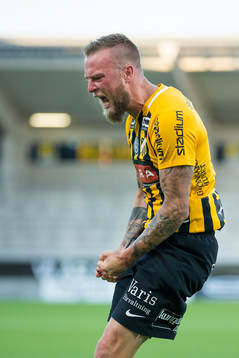 Häckens Alexander Faltsetas jublar