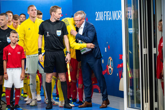Andreas Granqvist and head coach Janne Andersson of Sweden