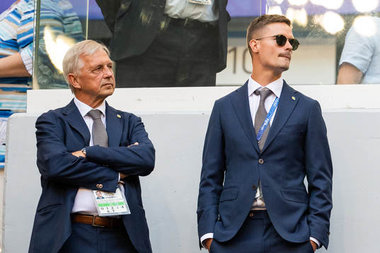 Team Manager Lars Richt and Mikael Lustig of Sweden