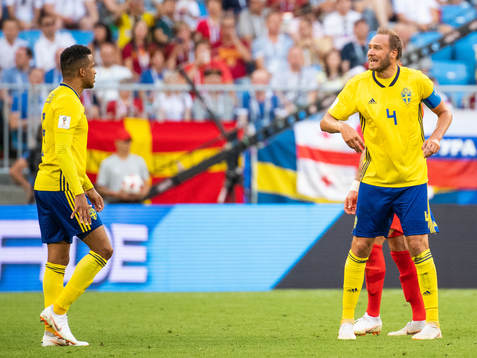 Martin Olsson instructs Martin Olsson of Sweden