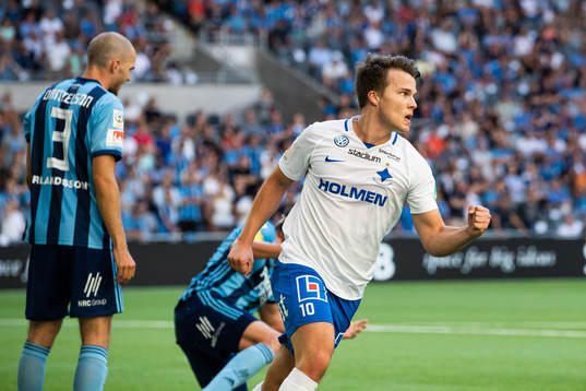 Norrköpings Simon Skrabb jublar
