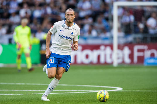 Norrköpings Jón Gudni Fjóluson med bollen