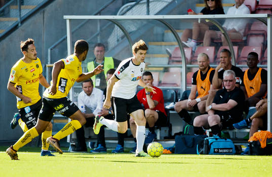 Örebros Albin Granlund och Elfsborgs Stefan Ishizaki