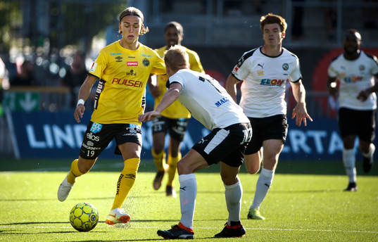 Elfsborgs Jesper Karlsson och Örebros Sebastian Ring