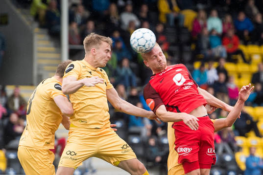 Kristian Fardal Opseth of Bodø/Glimt and Henrik Kjelsrud