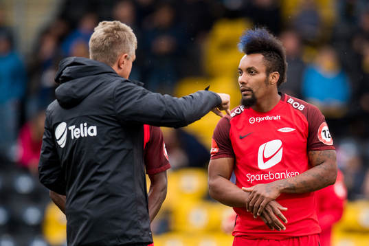 Lars Arne Nilsen, head coach of Brann, gives instructions