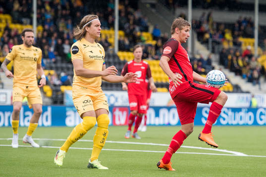 Martin Bjørnbak of Bodø/Glimt and Steffen Lie Skålevik
