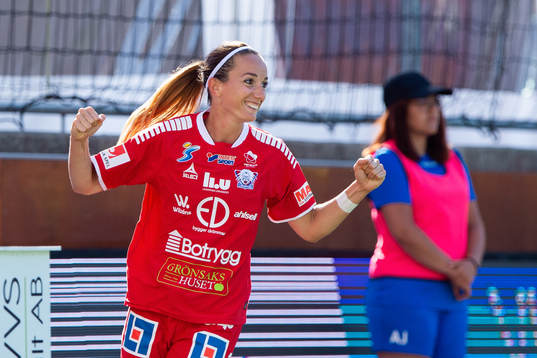 Linköpings Kosovare Asllani jublar