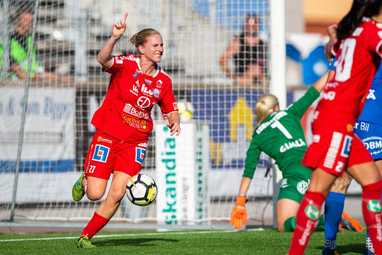 Linköpings Natasha Dowie jublar