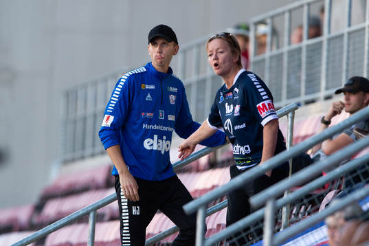 Linköpings tränare Henrik Jensen på läktaren
