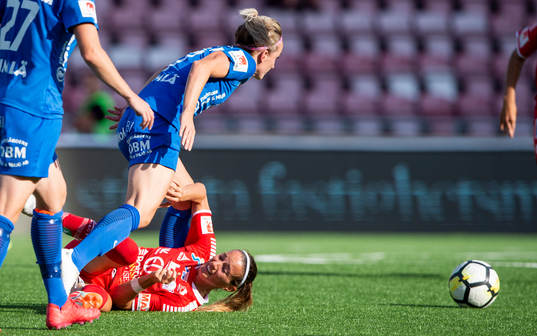 Linköpings Kosovare Asllani blir liggandes