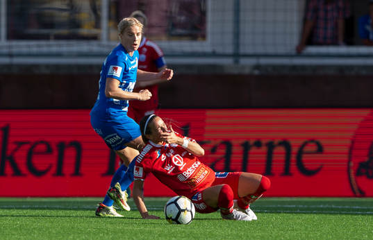 Linköpings Kosovare Asllani tar sig för ansiktet