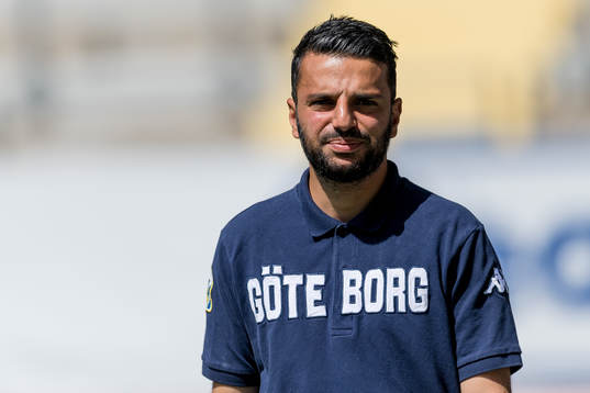 IFK Göteborgs tränare Poya Asbaghi före fotbollsmatchen