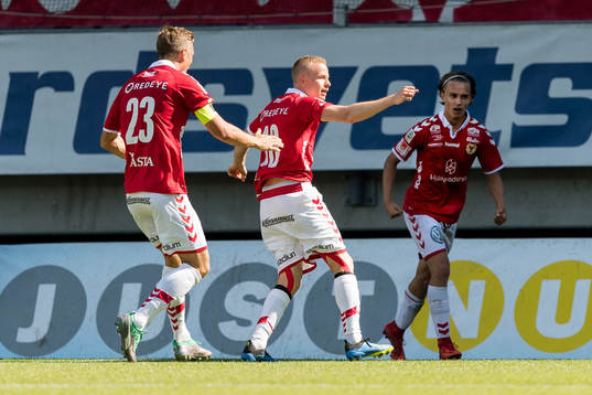 Kalmars Tobias Eriksson jublar