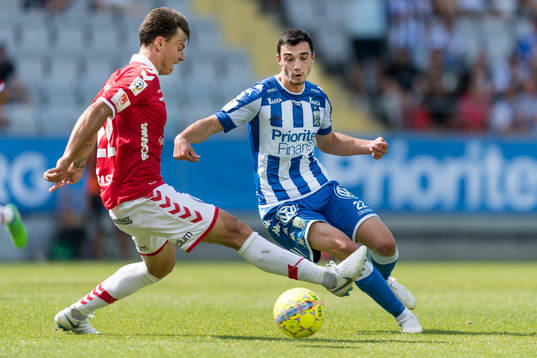 Kalmars Melker Hallberg och IFK Göteborgs Giorgi