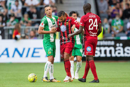 Hammarbys Nikola Djurdjic hjälper Östersunds Saman Ghoddos