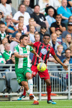 Hammarbys Jeppe Andersen och Östersunds Tesfaldet Tekie i