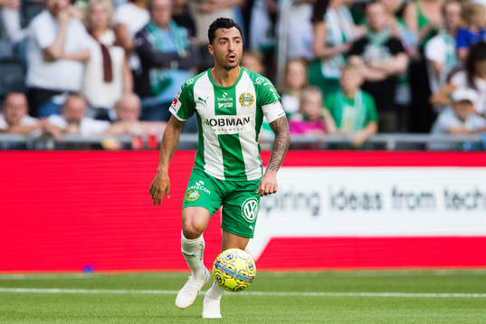 Hammarbys Jiloan Hamad med bollen