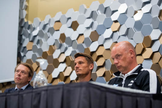 Press officer Peter Åhlander, Markus Rosenberg and head