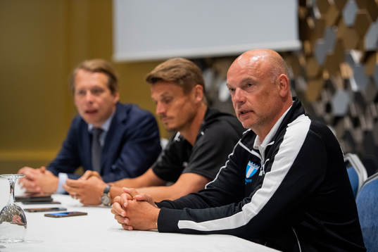 Press officer Peter Åhlander, Markus Rosenberg and head
