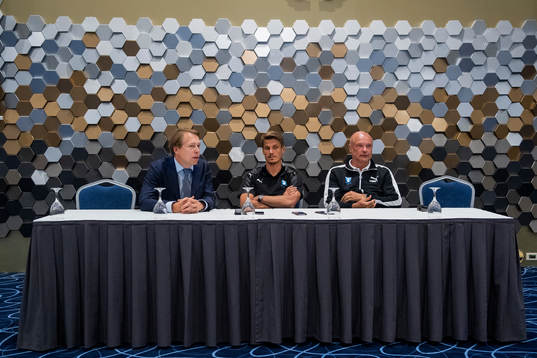 Press officer Peter Åhlander, Markus Rosenberg and head