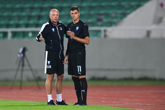 head coach Uwe Rösler and Alexander Jeremejeff of Malmö