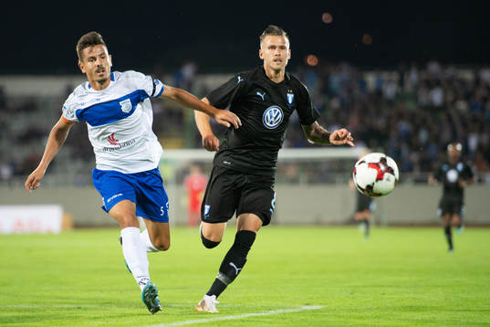 Ardian Limani of Drita and Arnór Ingvi Traustason of