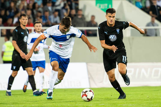 Ardian Limani of Drita and Alexander Jeremejeff of Malmö FF