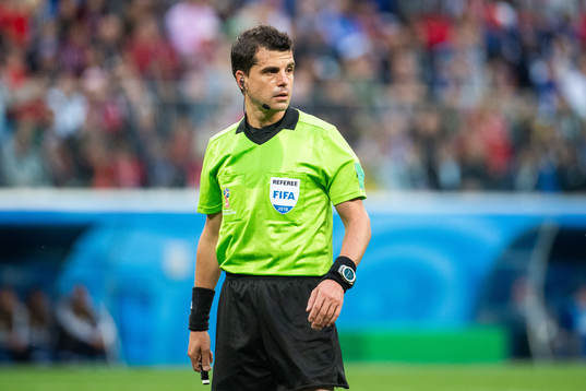Referee Andres Cunha