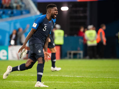 Samuel Umtiti of France celebrate