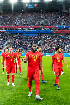 Kevin De Bruyne, Romelu Lukaku and Moussa Dembele prior the