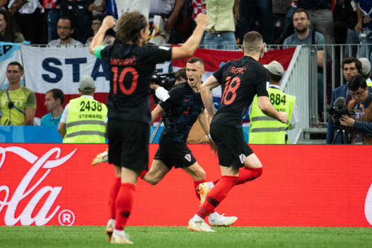 Ivan Perisic of Croatia (middle) celebrate