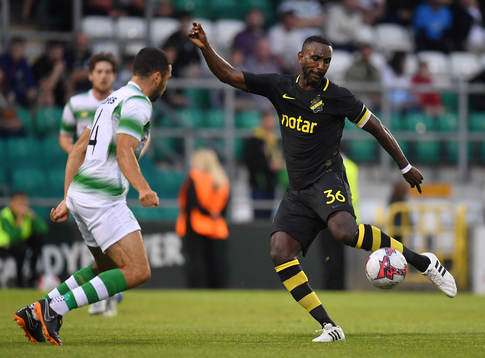 Henok Goitom of AIK in action against Roberto Lopes of