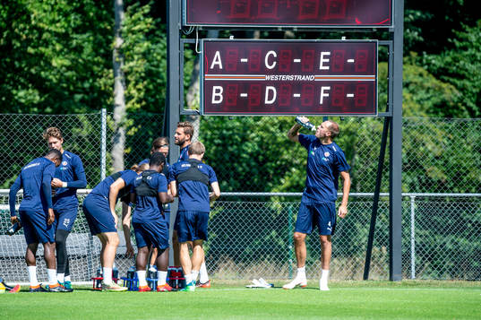 Andreas Granqvist till höger