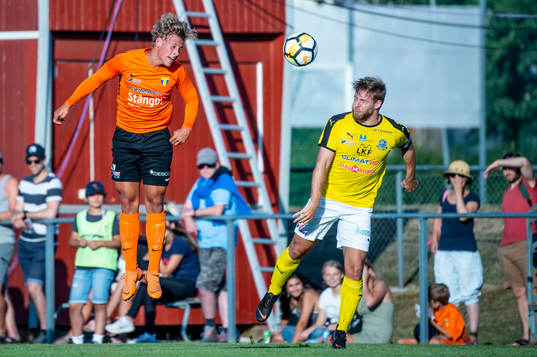 Torns Tobias Karlsson mot Lunds Martin Johansson