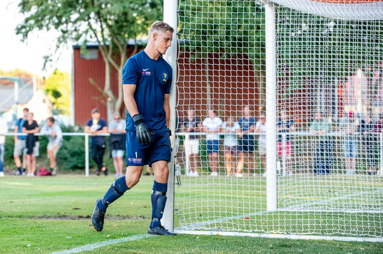 Torns målvakt Philip Mårtensson deppar