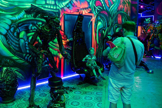People inside the museum Muzey Vosstaniya Mashin