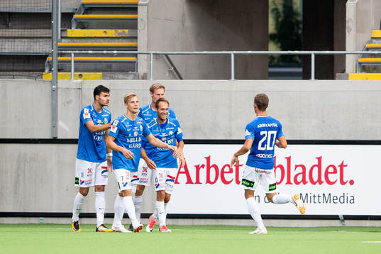 Trelleborgs Deniz Hümmet jublar