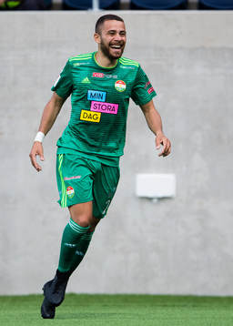 Dalkurds Malkolm Moenza jublar