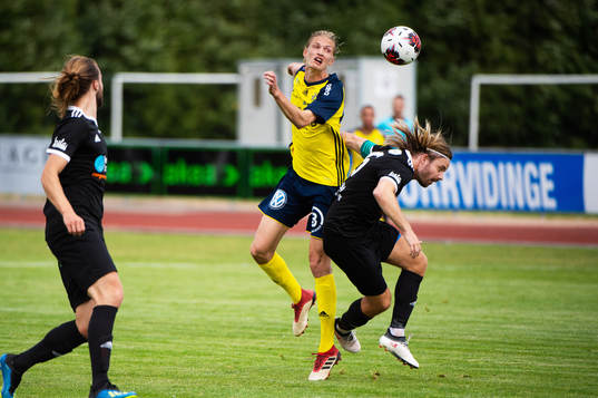 Bläddra bland fler bilder av Fotboll, Division 1, Eskilsminne - Ängelholm 