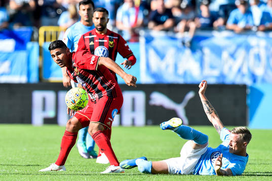 Östersunds Hosam Aiesh och Malmö FFs Sören Rieks