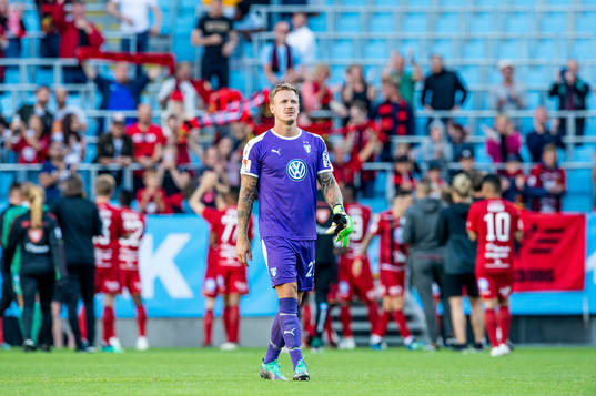 Malmö FFs målvakt Johan Dahlin deppar